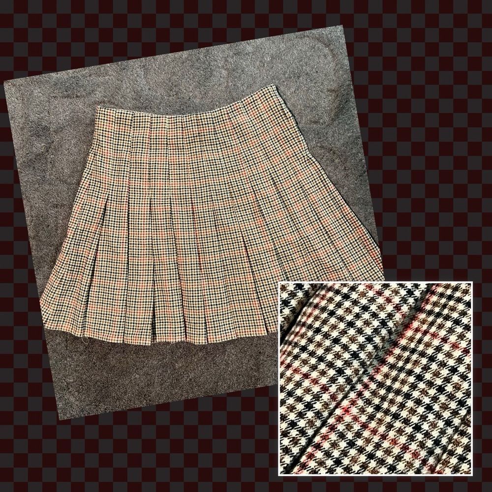 Brandy Melville skater skirt 🖤 plaid 🖤 pleated 🖤 small